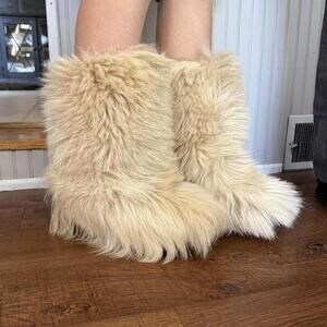 Vintage y2K Tan Fur Boots